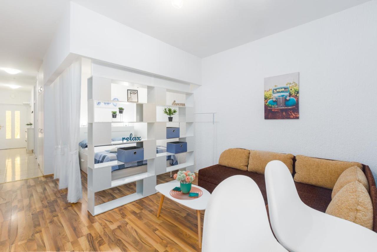 Family Apartment Romina Vrsar Bagian luar foto