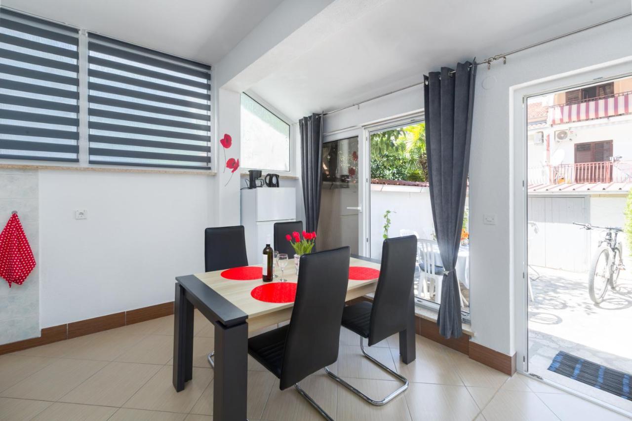 Family Apartment Romina Vrsar Bagian luar foto