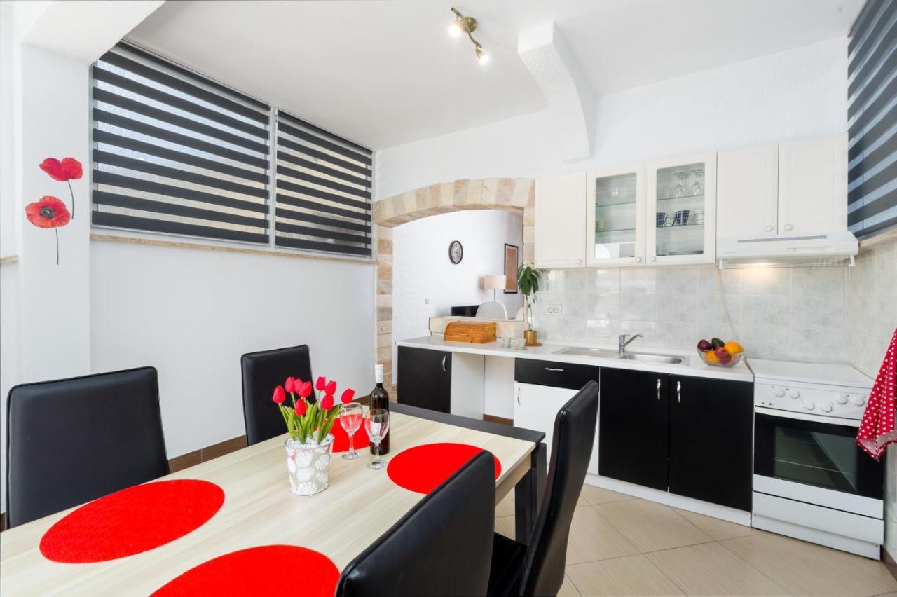 Family Apartment Romina Vrsar Bagian luar foto