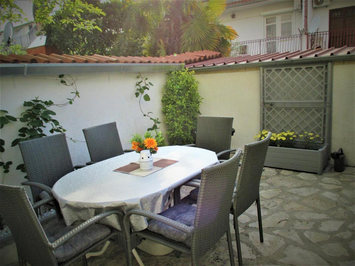 Family Apartment Romina Vrsar Bagian luar foto