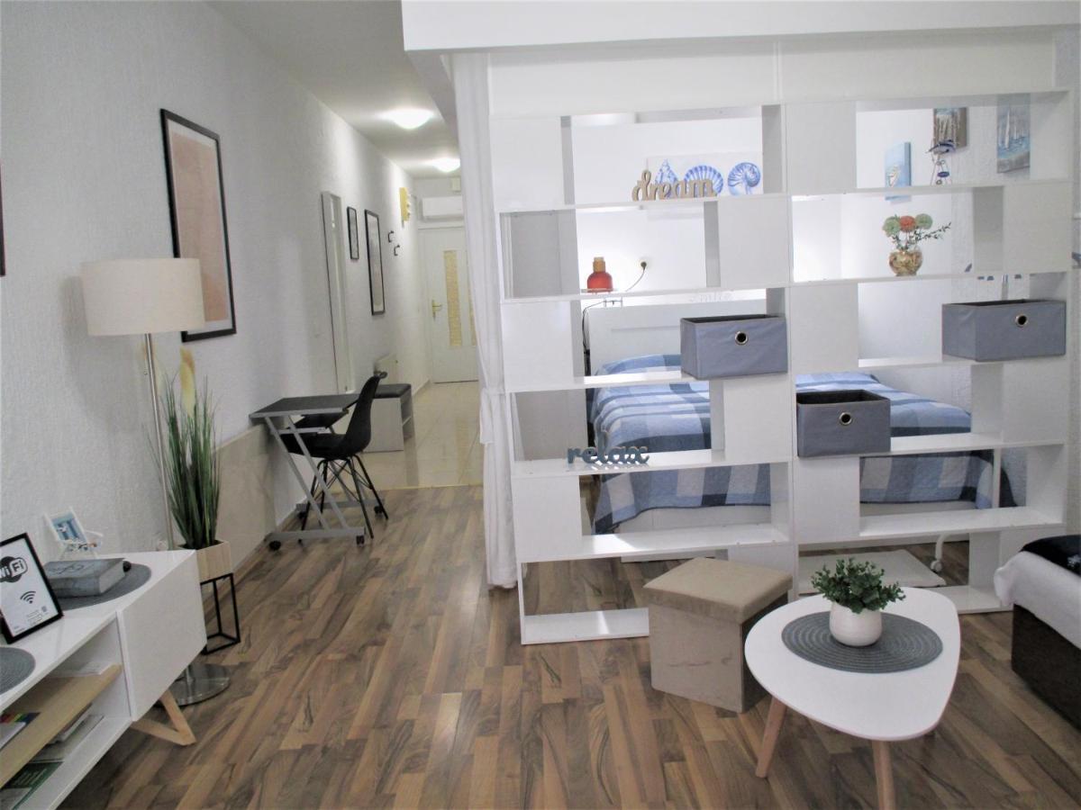 Family Apartment Romina Vrsar Bagian luar foto