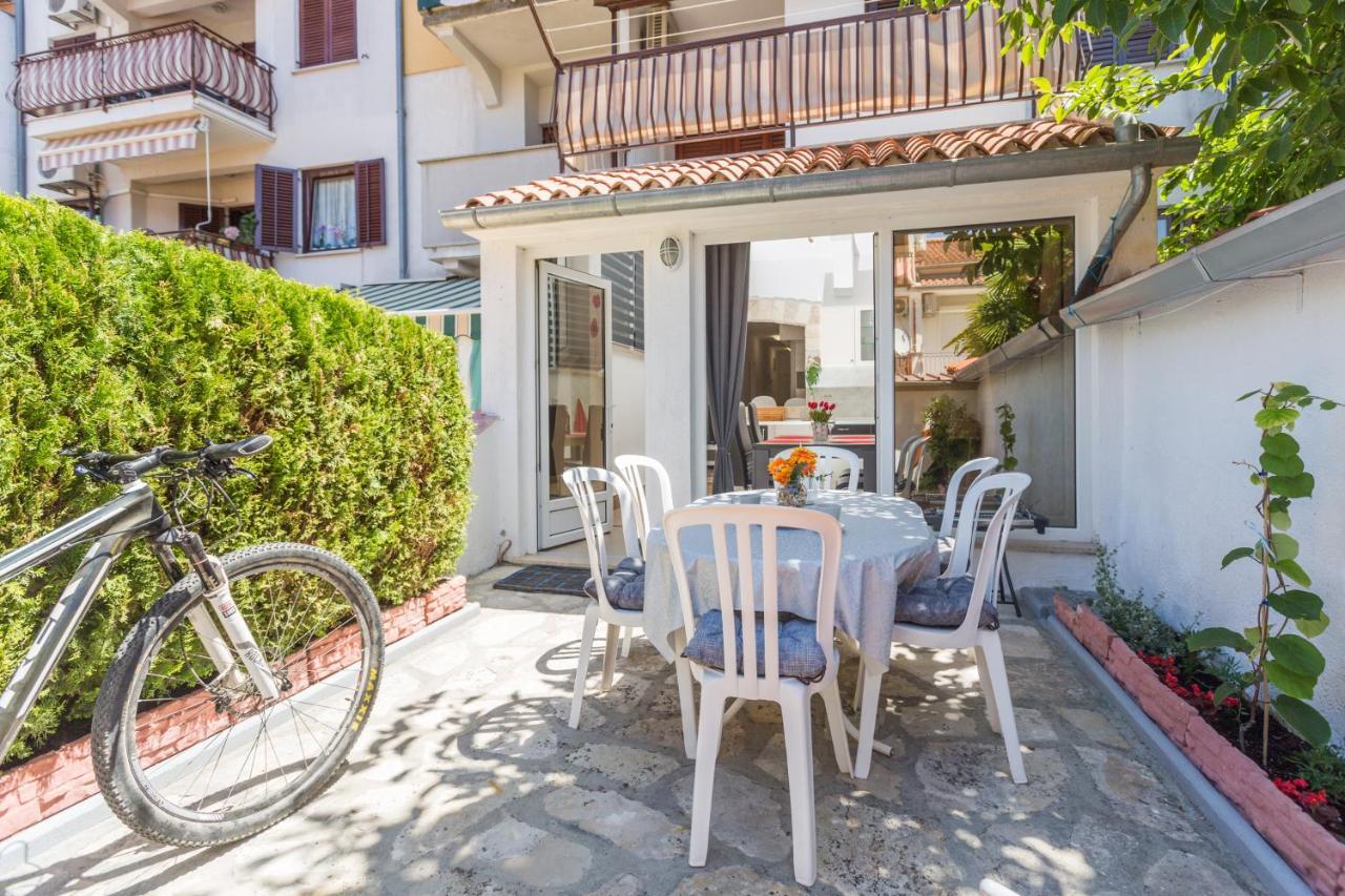 Family Apartment Romina Vrsar Bagian luar foto
