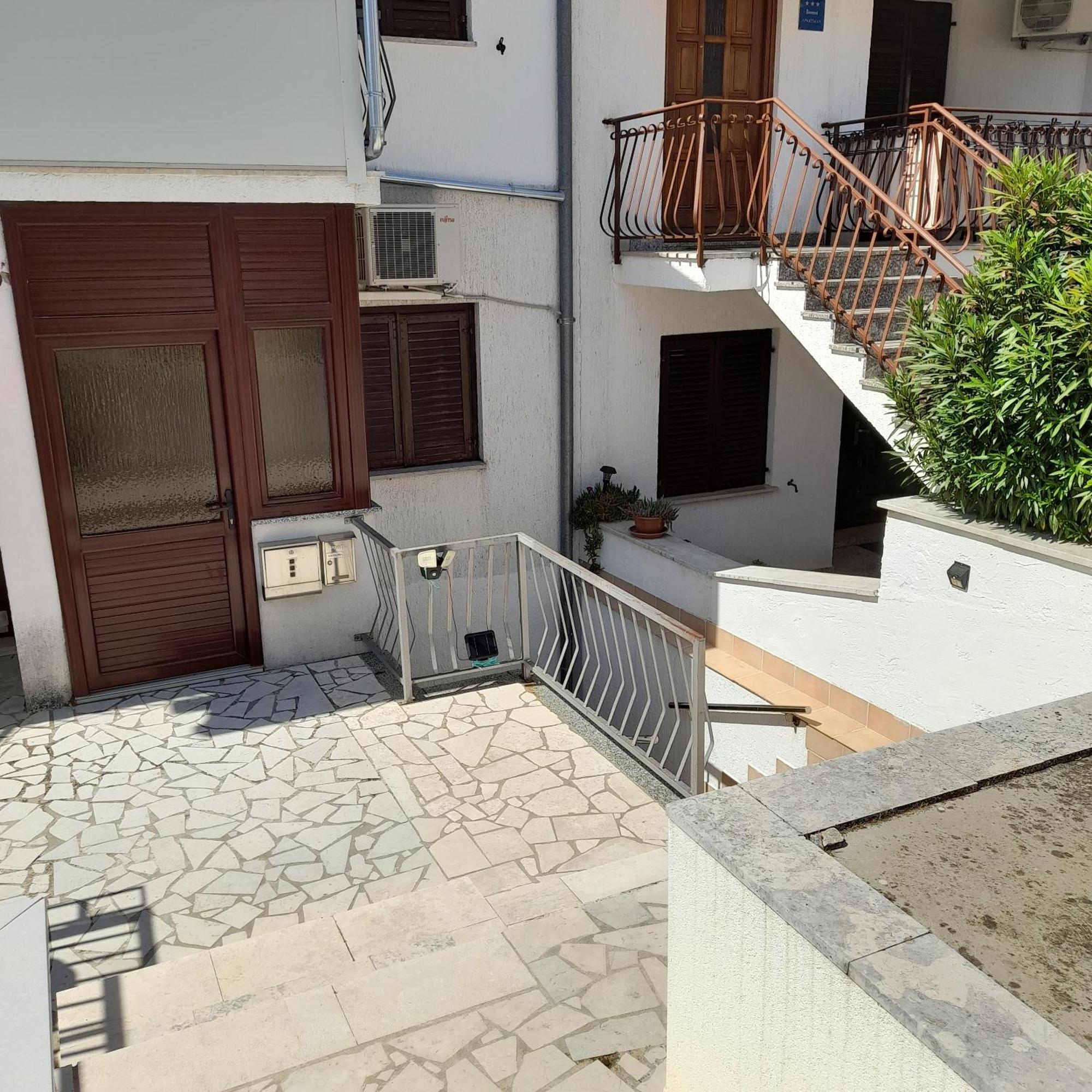 Family Apartment Romina Vrsar Bagian luar foto